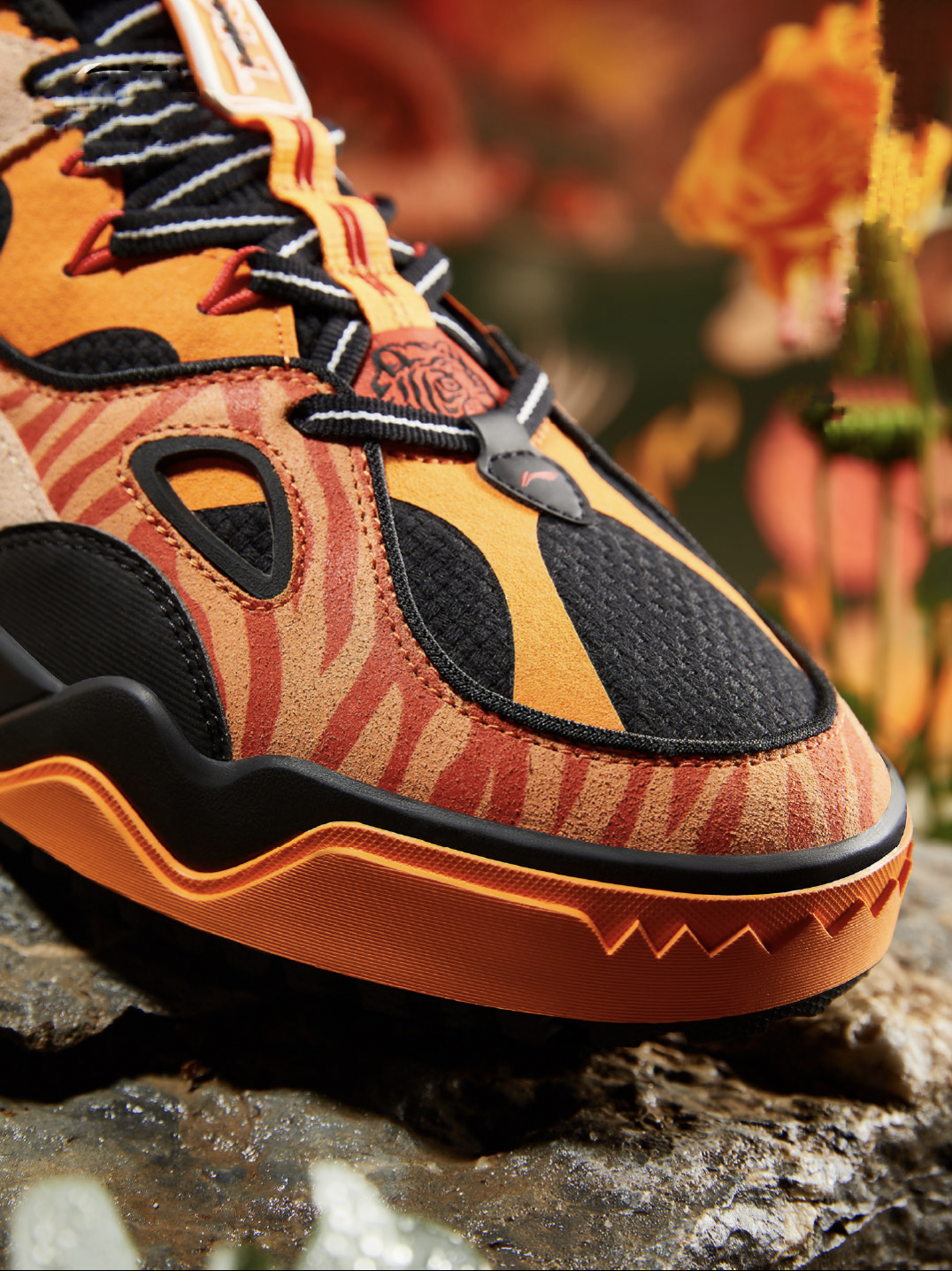 新品合集！李宁虎年鞋款超惊喜，安踏CNY产品素雅，PG6代没救了？