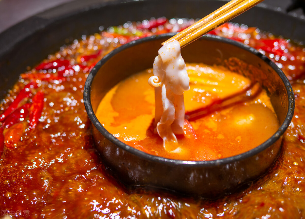 吃火锅时，为何都爱点鸭肠？菜单上为何没有鸡肠？大厨道出原因