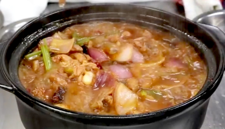 鸡煲煲一年开上百家，开半年歇业2／3，小哥：配方已公开