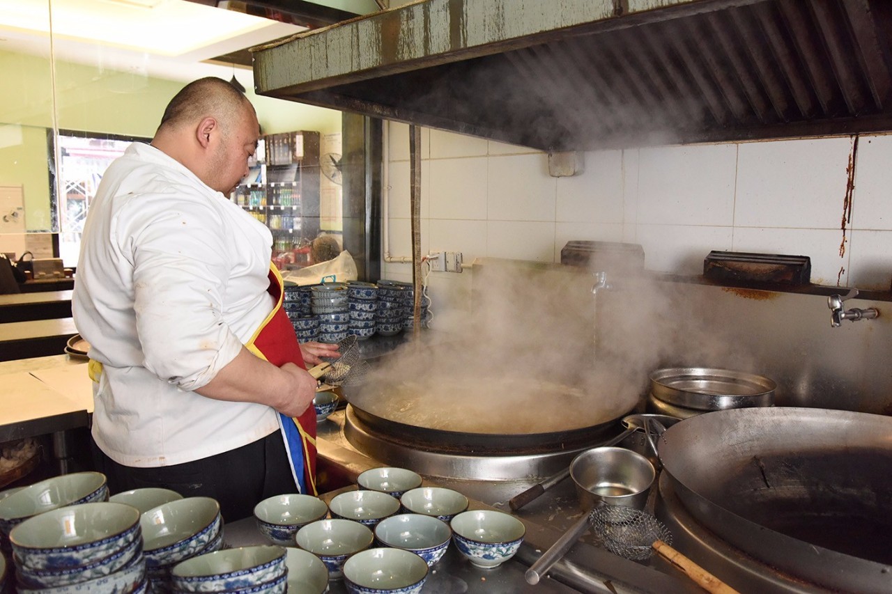 成都人爱吃的春阳水饺，竟还有一段坚守了30年的故事