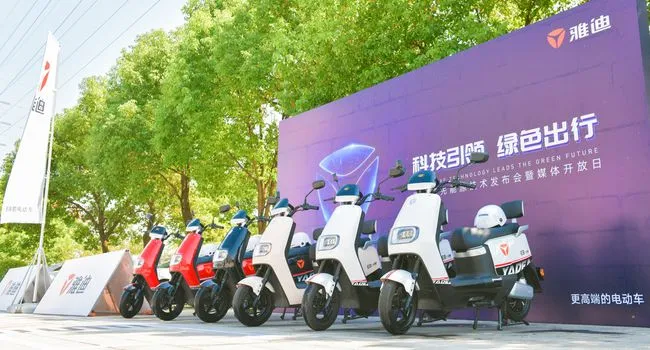 雅迪推出的这两款电动车，续航200公里，冬天也能跑长途