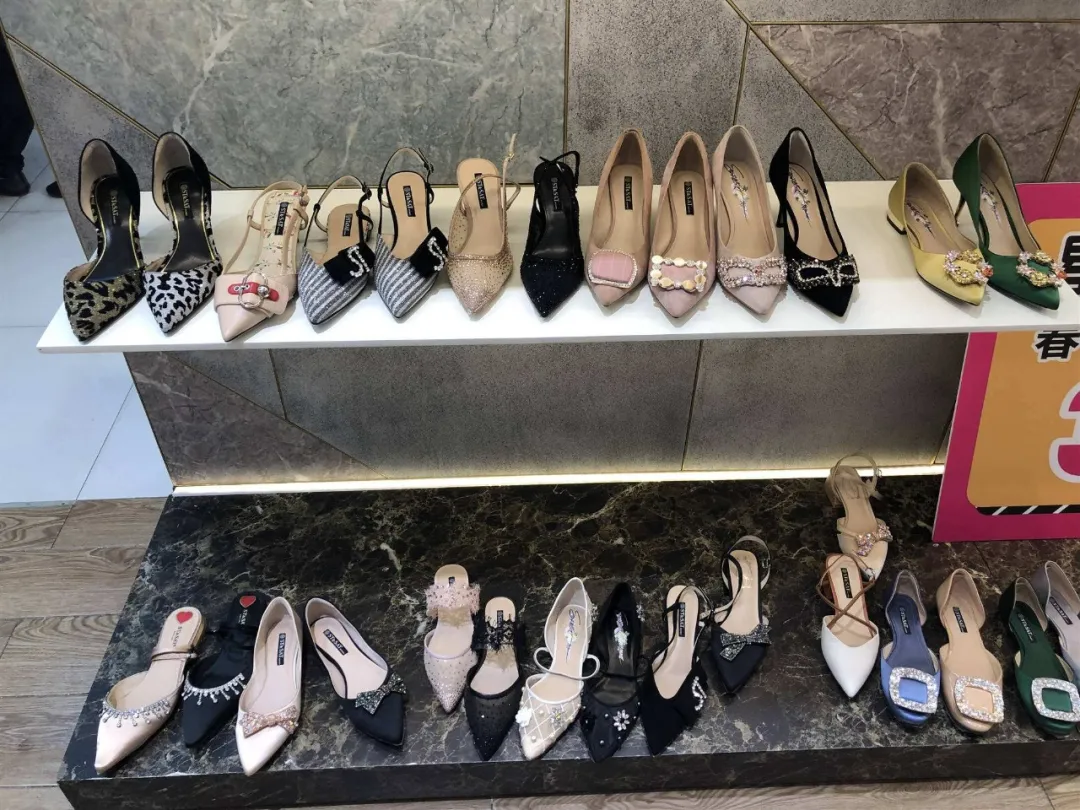 想开了！又一鞋王告别实体卖吊牌，要当“南极人”