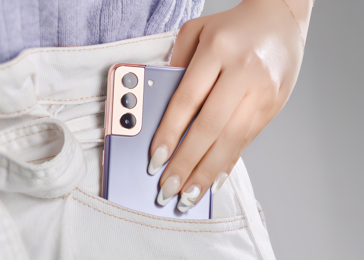 盘点五款“轻薄”手机：最轻133g，最薄6.81mm，长时间握持无负担