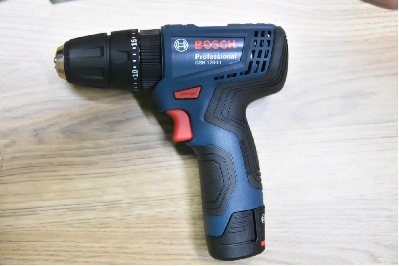 博世手电钻拆解：“十八般武艺”安装更易