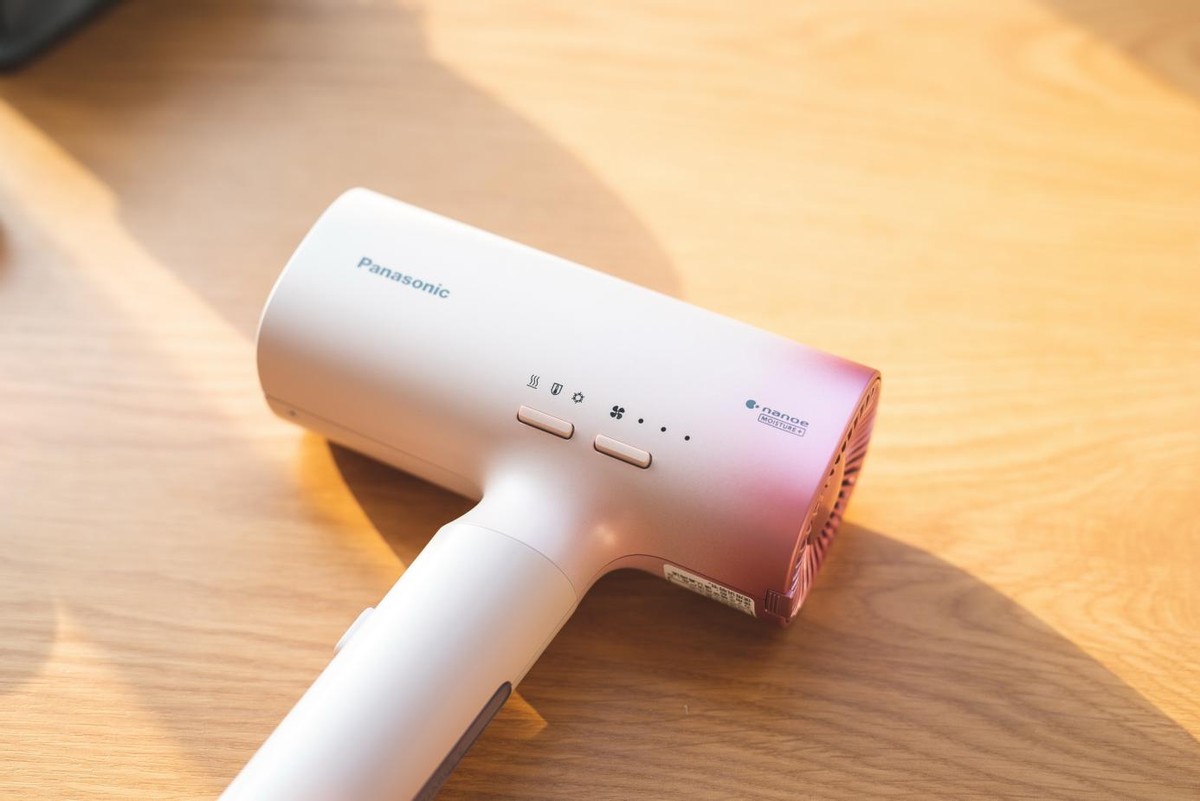 吹风机不就是吹干头发吗？不是！松下纳诺怡吹风机