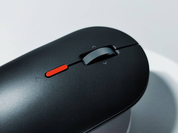 「小米小爱鼠标体验报告」是面向未来的鼠标吗？只能说有点意思