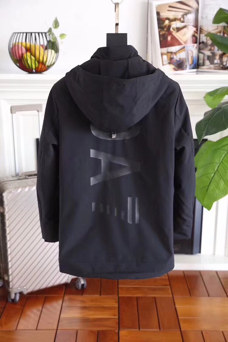 阿玛尼 秋冬新款时尚豪华羽绒服，欧洲米兰精品 御寒神器