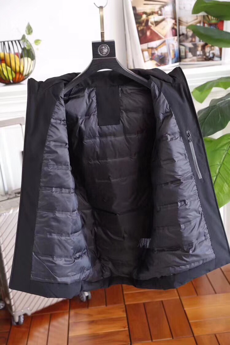 阿玛尼 秋冬新款时尚豪华羽绒服，欧洲米兰精品 御寒神器