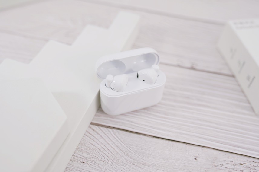 荣耀亲选Earbuds X2上手体验：半入耳很舒服