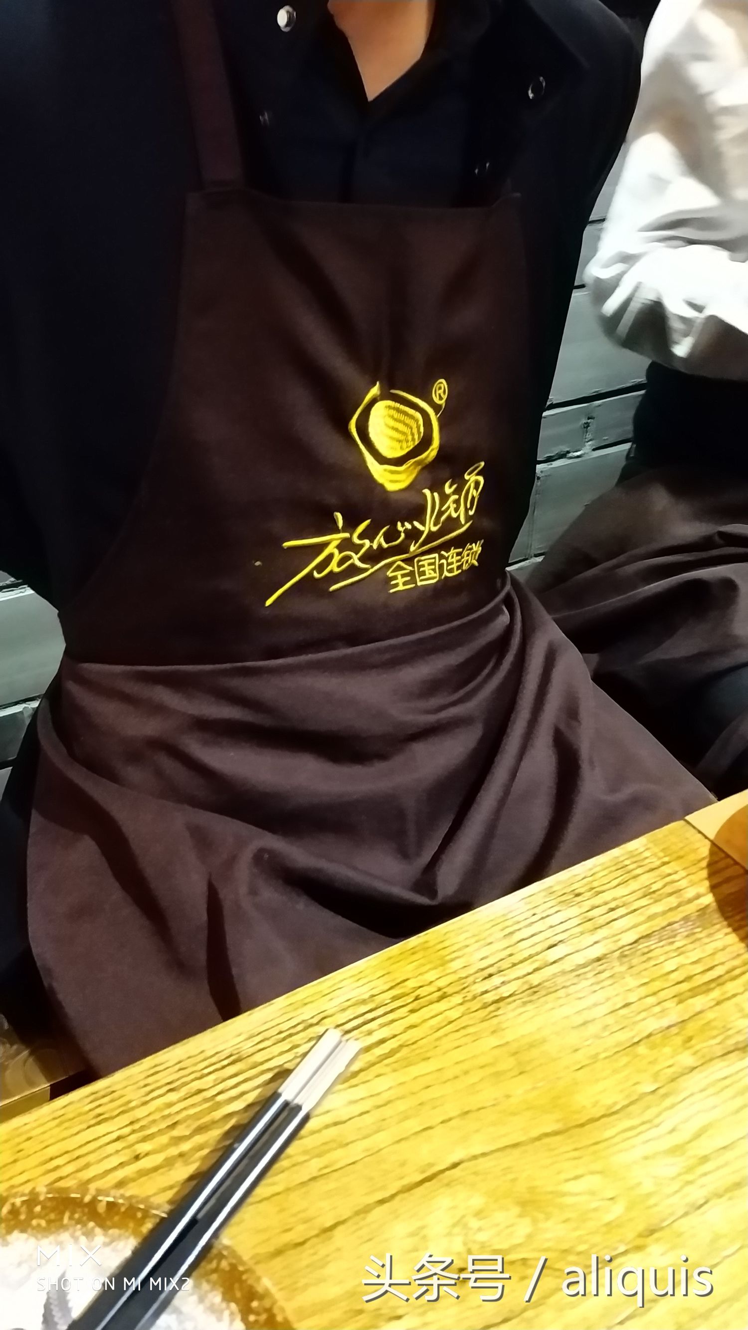 卧底龙岗第一四川火锅店土巴碗，繁华的背后还剩下什么？