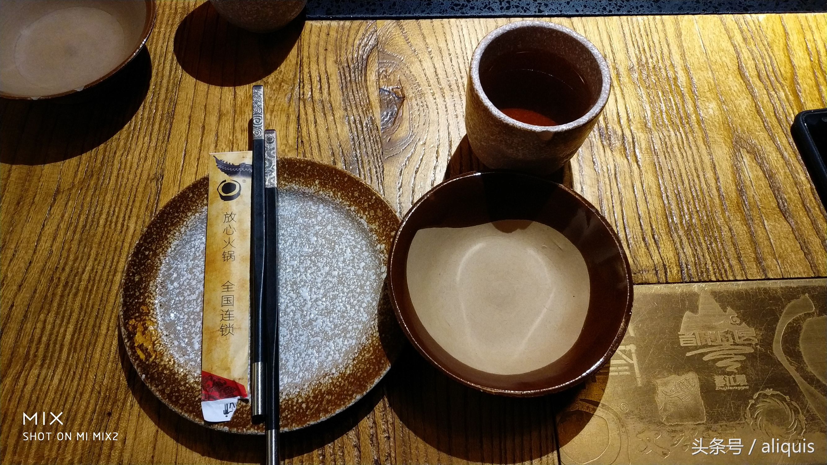 卧底龙岗第一四川火锅店土巴碗，繁华的背后还剩下什么？