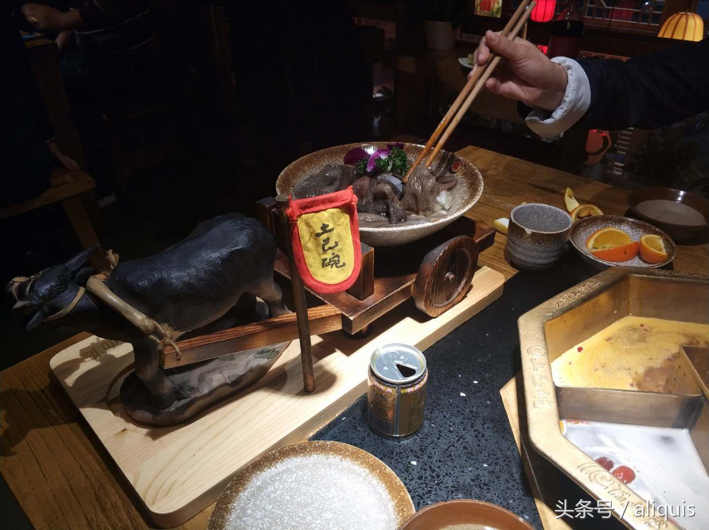 卧底龙岗第一四川火锅店土巴碗，繁华的背后还剩下什么？