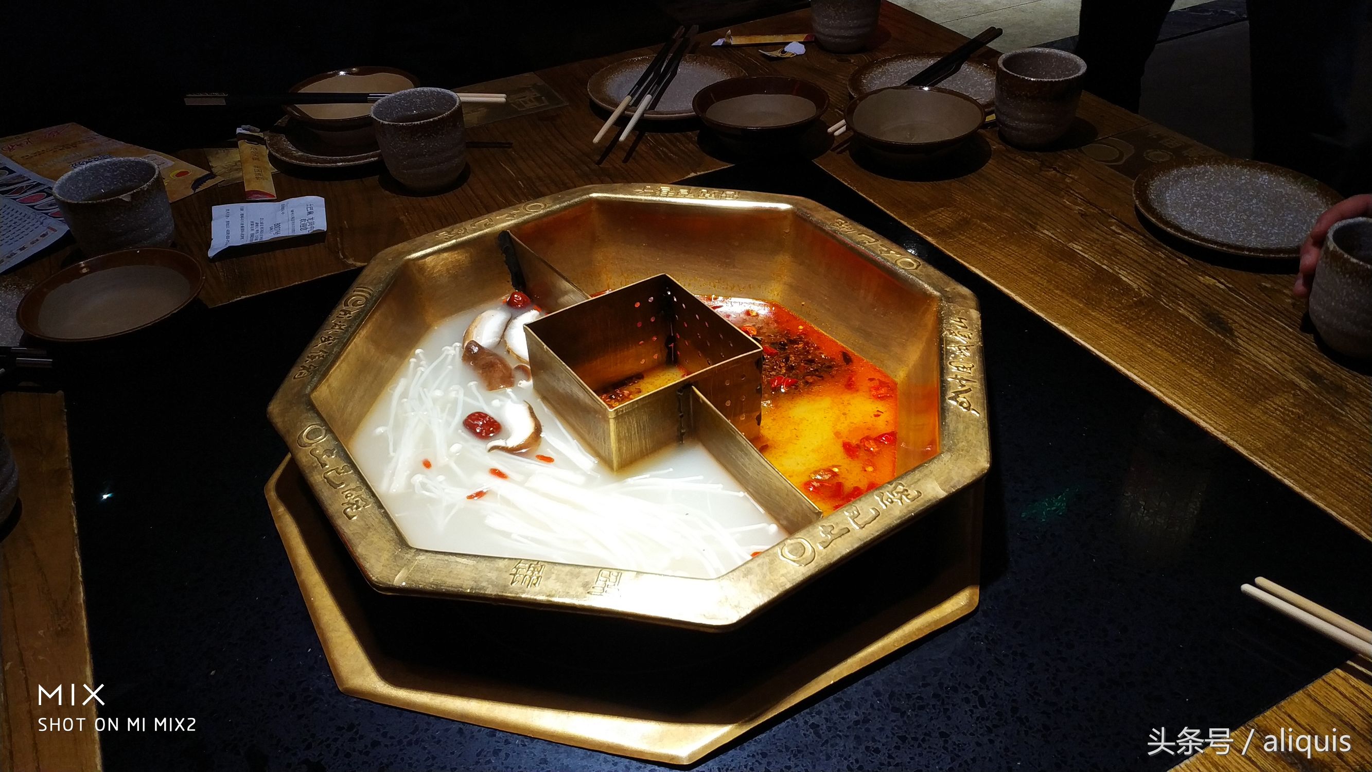 卧底龙岗第一四川火锅店土巴碗，繁华的背后还剩下什么？