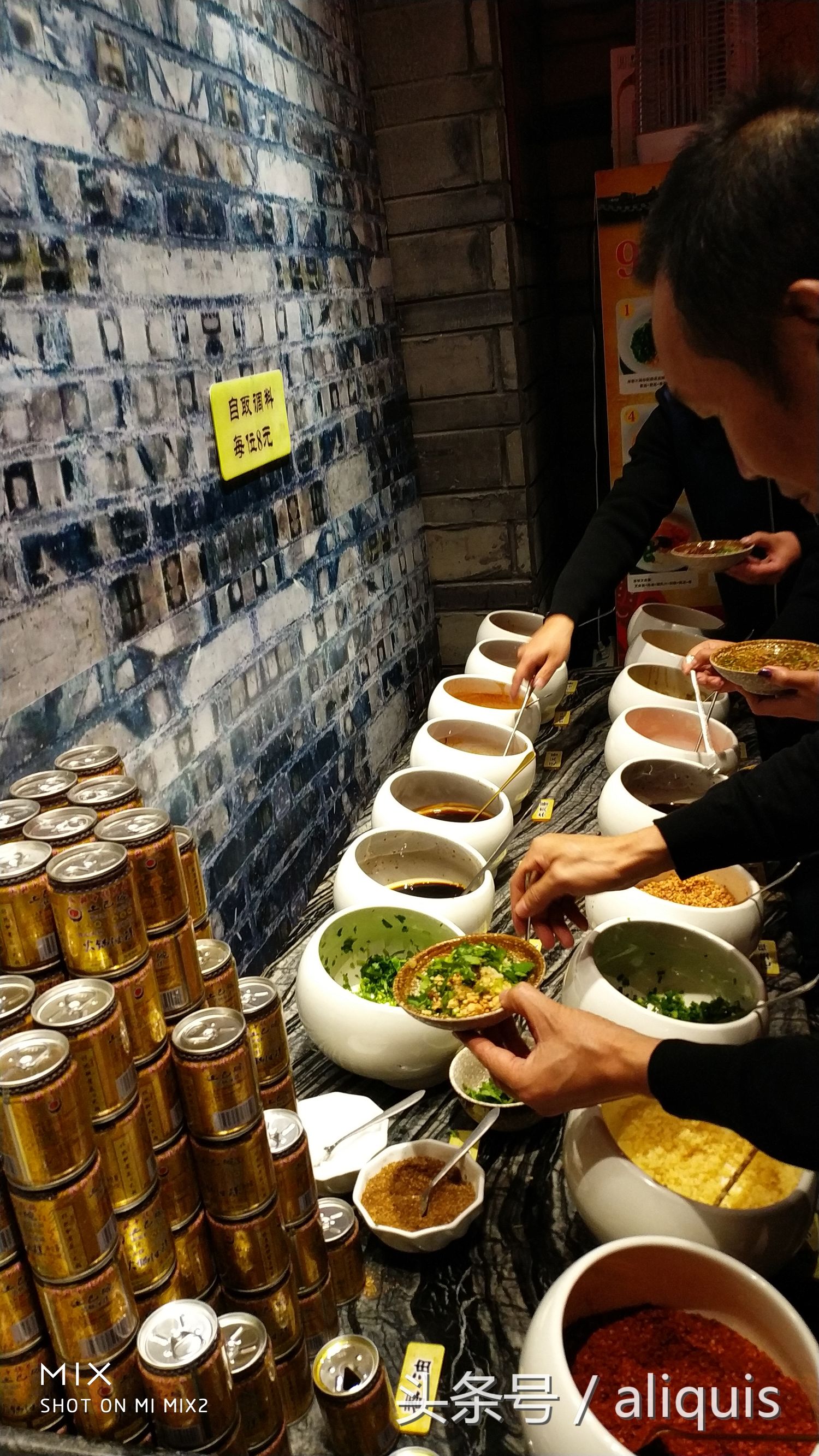 卧底龙岗第一四川火锅店土巴碗，繁华的背后还剩下什么？