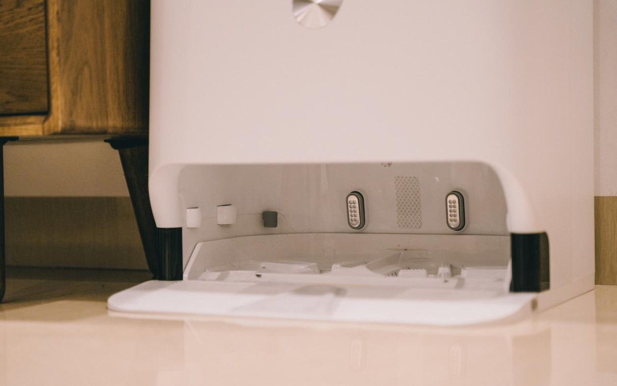 扫拖洗烘，一步到位：美的智能扫拖机器人W11体验