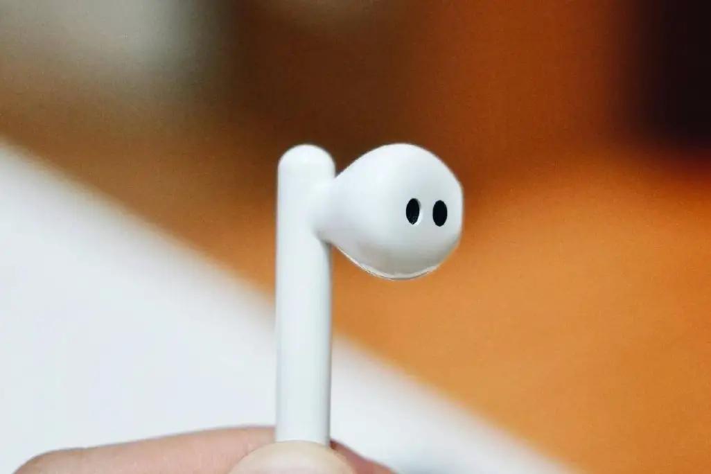 华为FreeBuds3测评体验：小巧轻盈，佩戴舒适