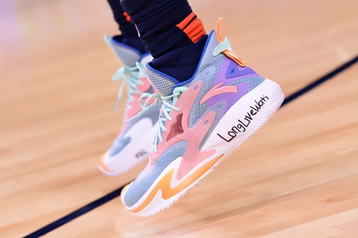 安踏有点意思！多款休闲鞋颜值高，新篮球鞋霸气侧漏，设计有提高