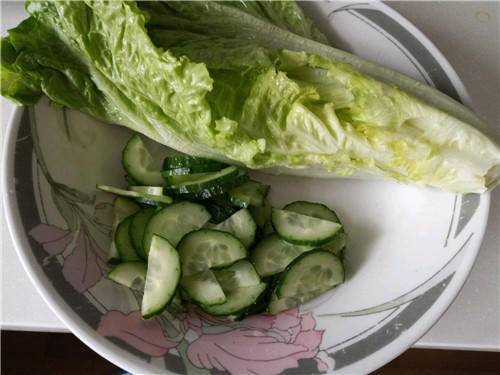 自制烤肉拌饭，用料多，好吃健康卫生，低脂多吃身材不走样！