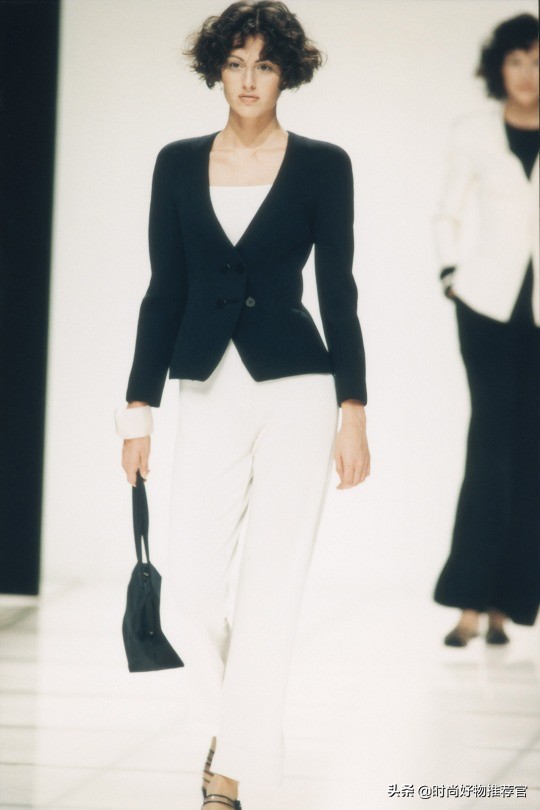 Armani新包 | 浪漫丁香紫、科幻镜面银、黑粉迷彩图案