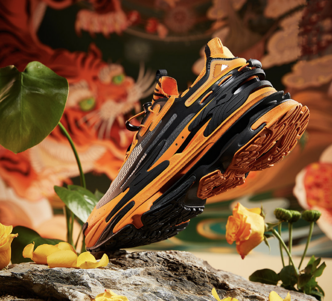 新品合集！李宁虎年鞋款超惊喜，安踏CNY产品素雅，PG6代没救了？