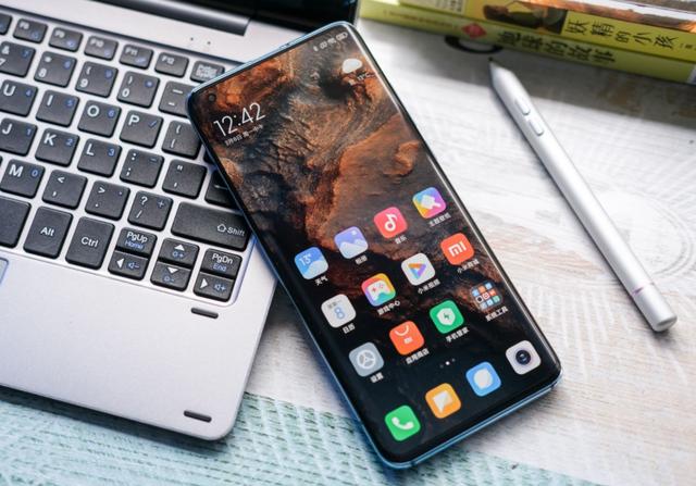 华为掉出前五，苹果排名第二，第三才是全球手机市场最大黑马