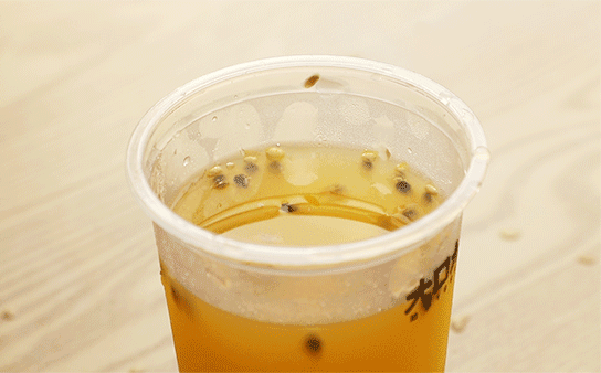 广州人喝了19年！街头巷尾的古早奶茶，大口九属于我们的回忆