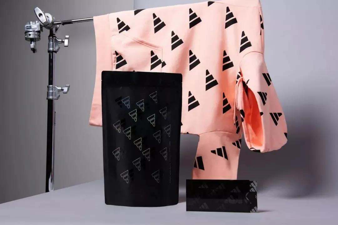 不见设计分享——阿迪达斯包装设计中运用交互体验