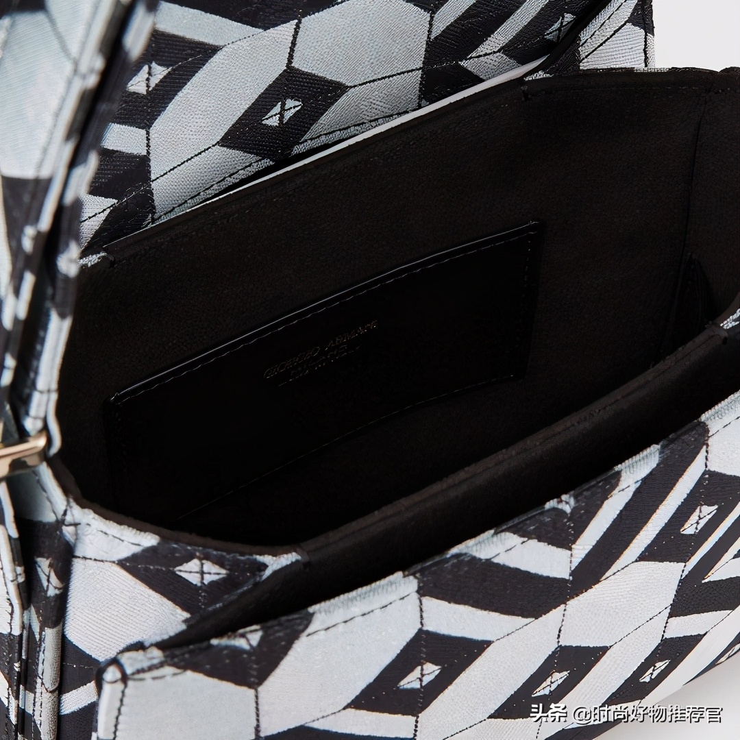 Armani新包 | 浪漫丁香紫、科幻镜面银、黑粉迷彩图案