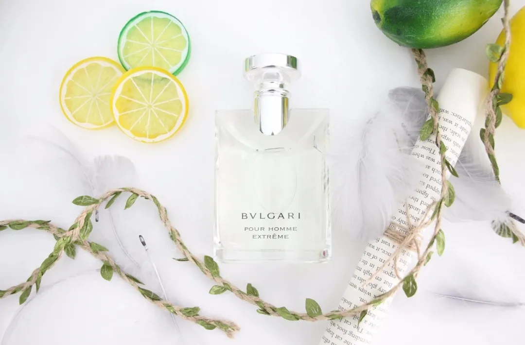 宝格丽大吉岭茶香水，温暖木质男友香就是初恋的味道