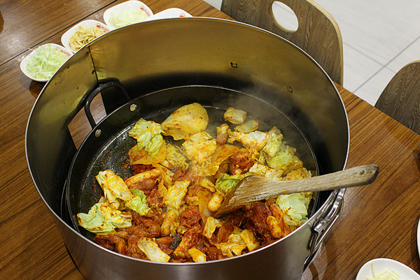 你没吃过的韩国特色鸡排锅