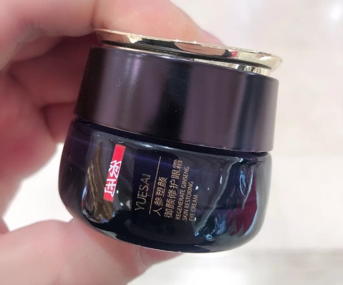 500元内可以闭眼入的4款眼霜：科颜氏保湿好，玉兰油适合抗初老