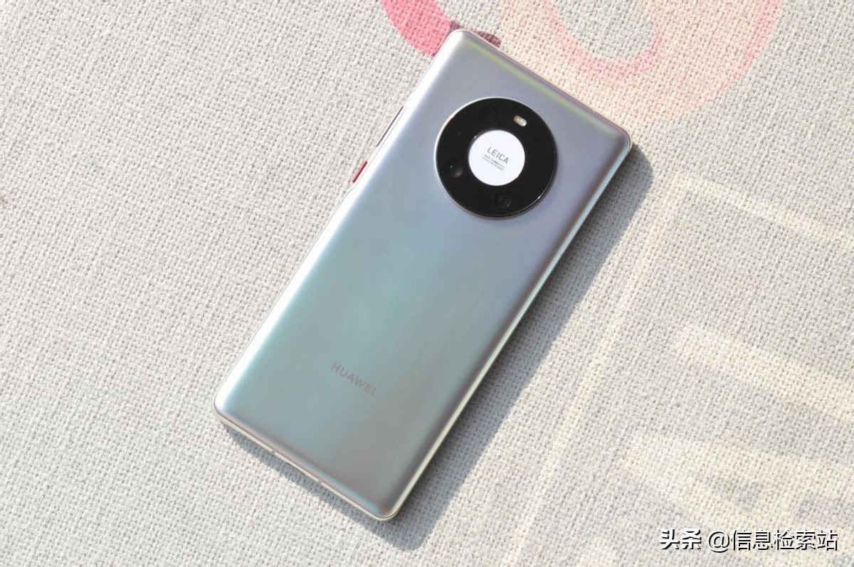 华为Mate 50已大规模量产，有天玑9000版本，花粉这下放心了