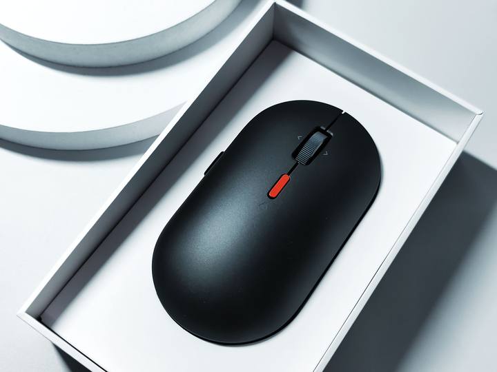 「小米小爱鼠标体验报告」是面向未来的鼠标吗？只能说有点意思