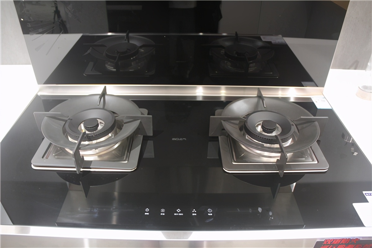 名气集成灶FT12A测评：以一敌八，做厨房中的猛将