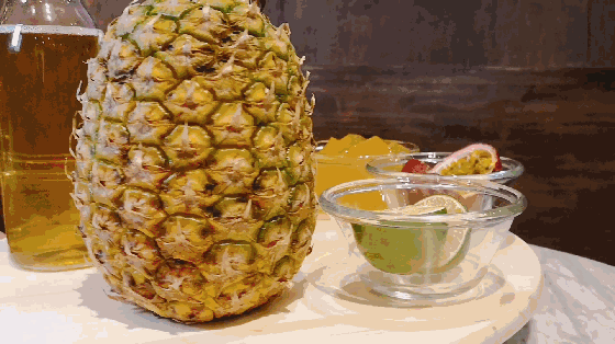 排断腿的茶饮“砖家”侯彩擂来西安了，没喝过你还敢自称吃货？