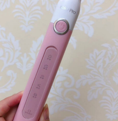 实测舒克声波电动牙刷：备受欢迎国货品牌，真的比普通牙刷好？