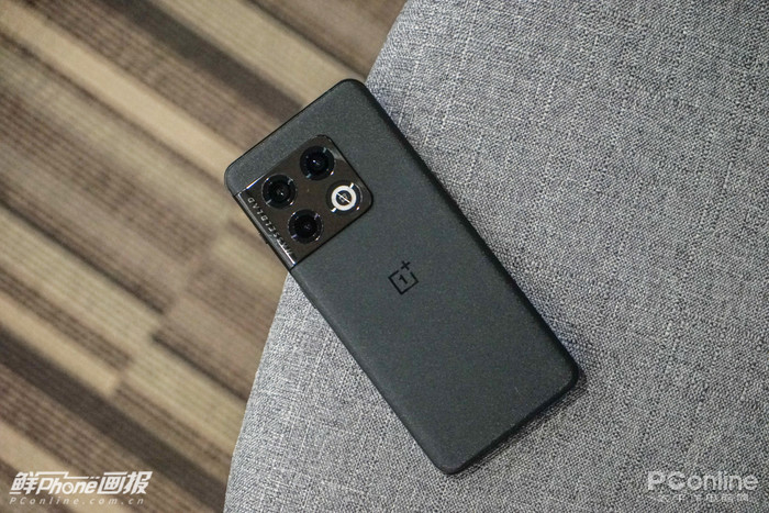 体验过这三台手机后，一天一充其实真的不难