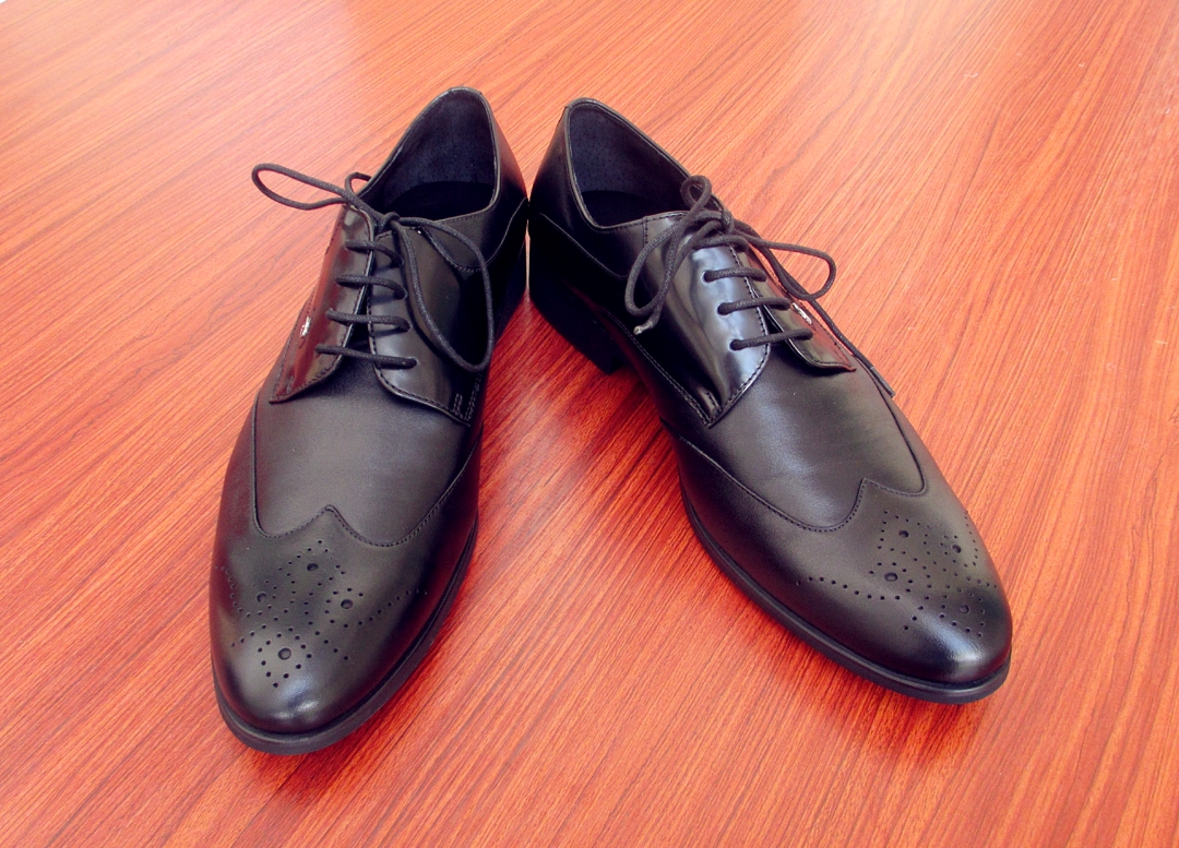 都彭鞋子好不好，法国都彭男士商务布洛克男鞋使用介绍