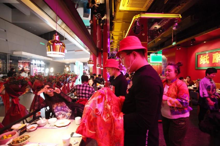 6年开出400多家门店，这个肉蟹煲品牌究竟有啥过人之处？