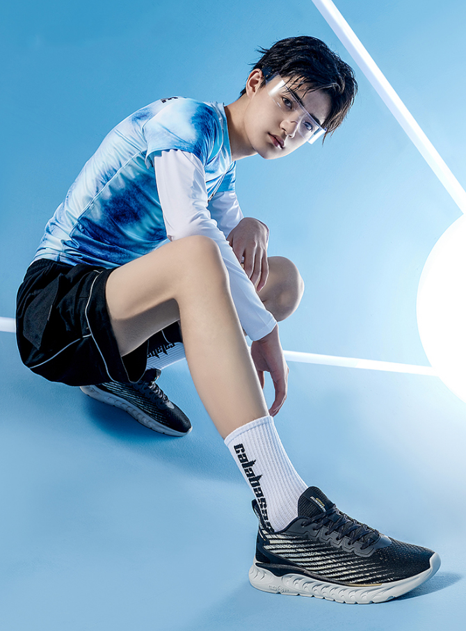 国货再崛起，鸿星尔克也卖断货？最值得买的3款跑鞋，平价又好穿