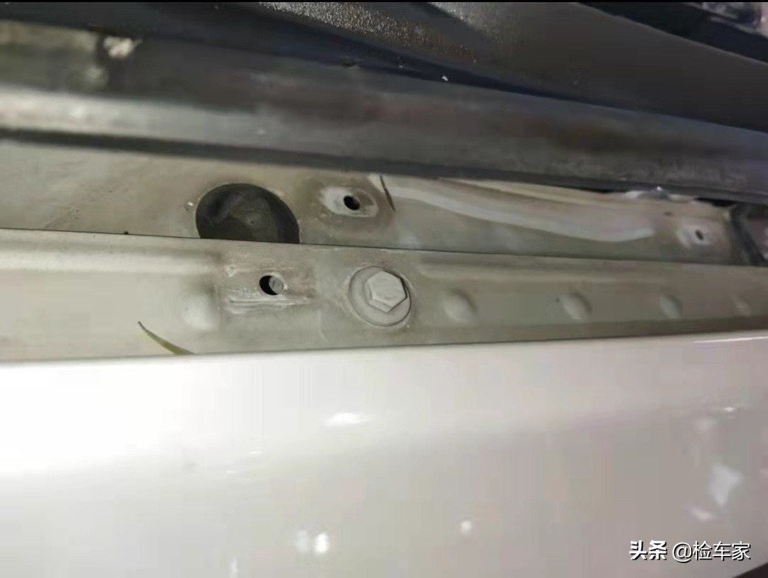 25万买辆宝马5系，检车师：这车况买到了就是赚