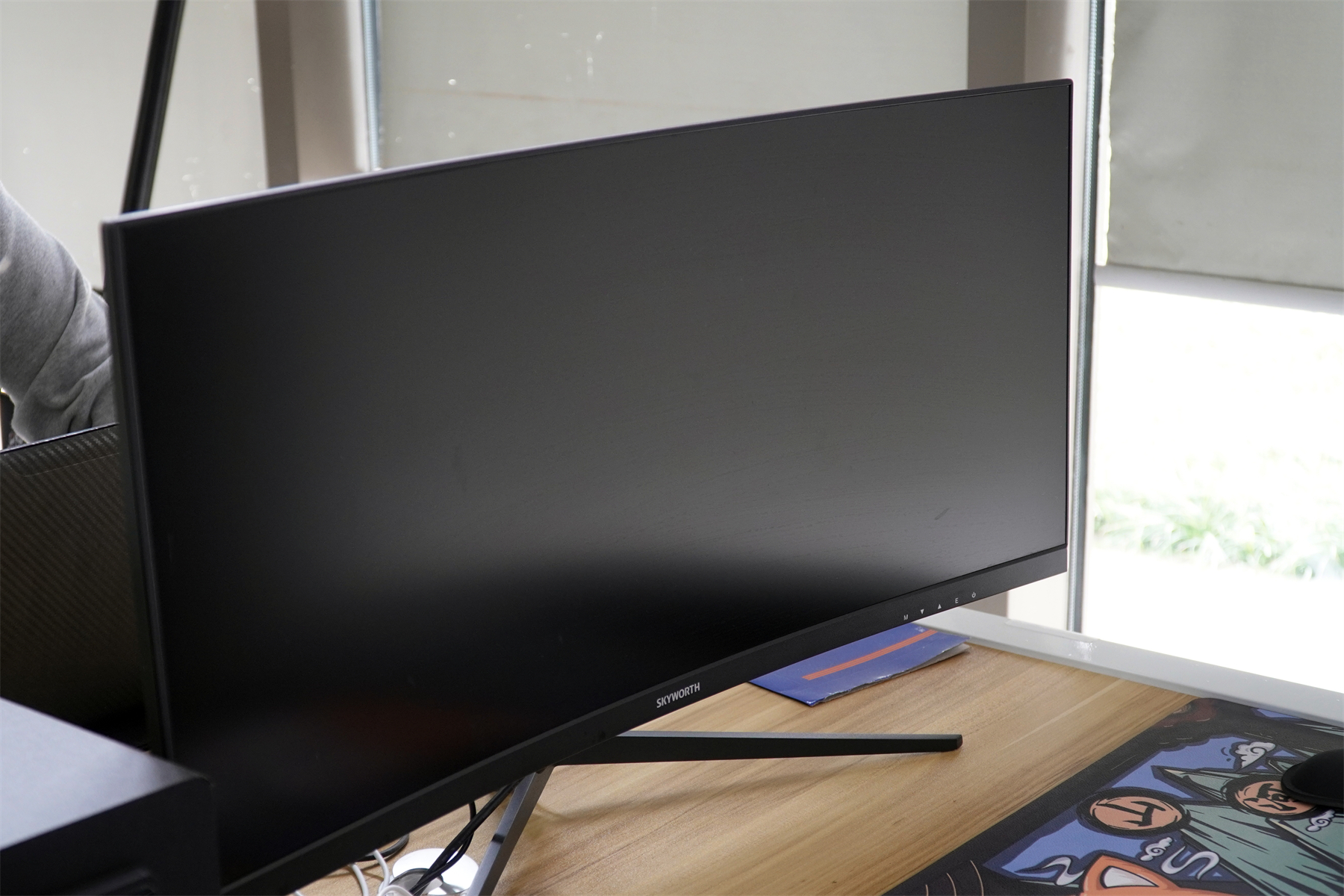 创维G90 OLED显示器评测，一键开启双系统，显示效果起飞