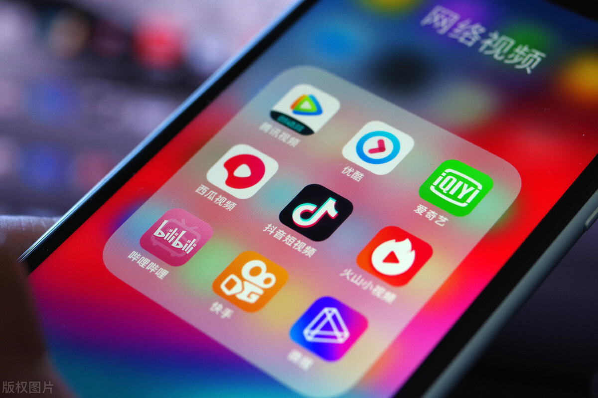 当下最火的短视频有哪些优缺点？这篇文章可以给你答案