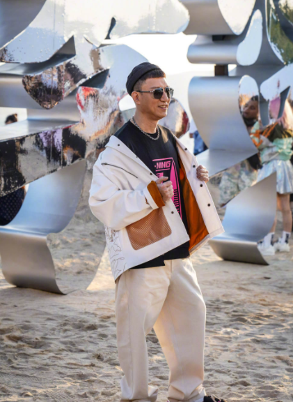 李宁又去走秀了！韦德9代休闲版曝光，烈骏6代来袭，产品很惊艳