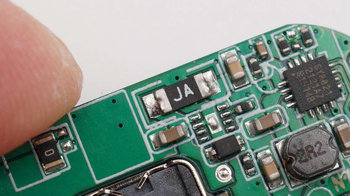 拆解报告：Motorola摩托罗拉 MOTO BUDS 120真无线耳机