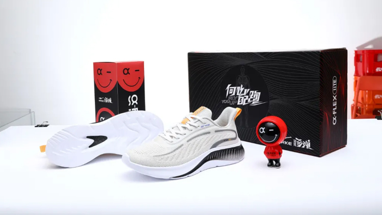 国货再崛起，鸿星尔克也卖断货？最值得买的3款跑鞋，平价又好穿