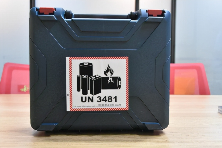 博世手电钻拆解：“十八般武艺”安装更易