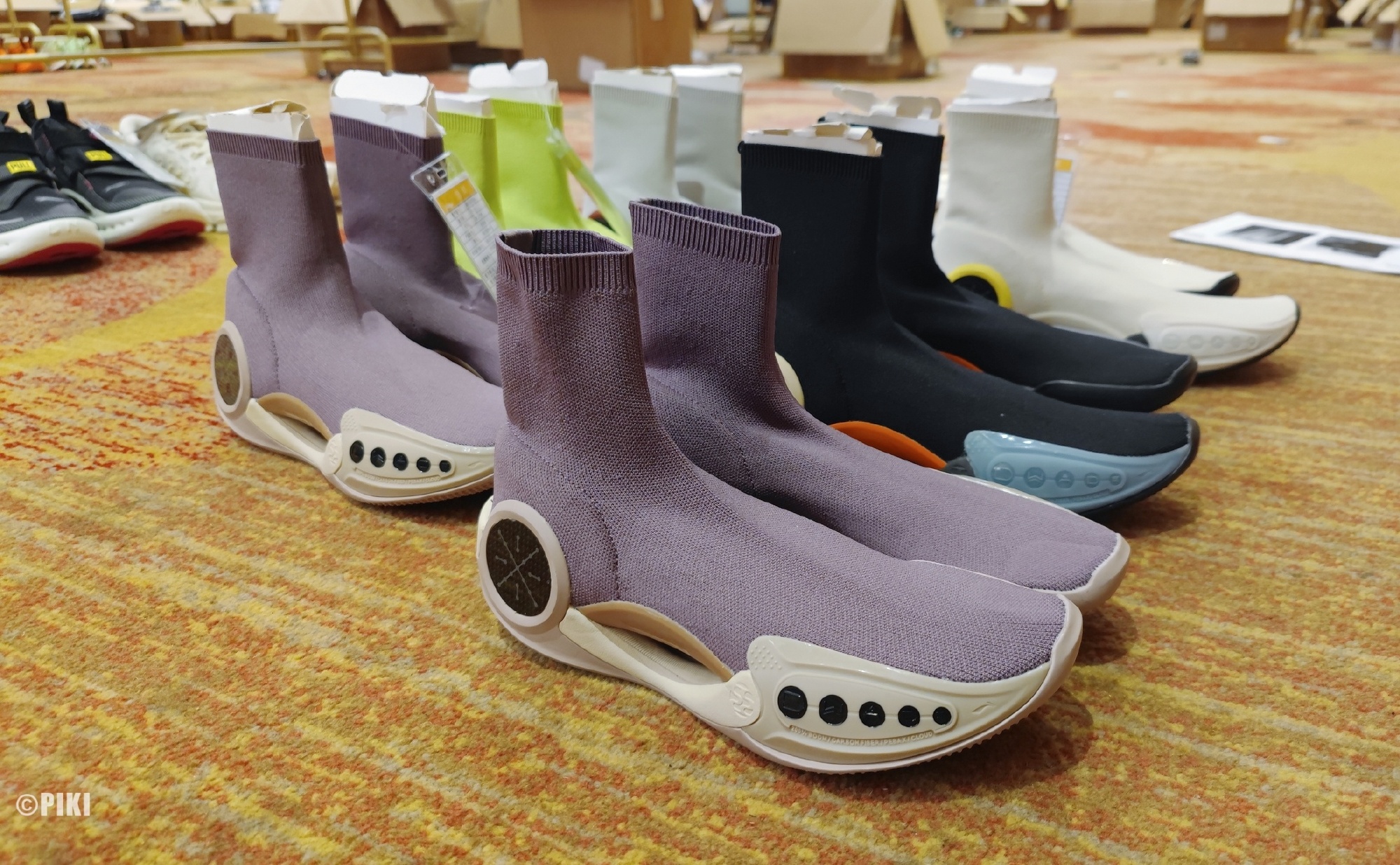 李宁又去走秀了！韦德9代休闲版曝光，烈骏6代来袭，产品很惊艳