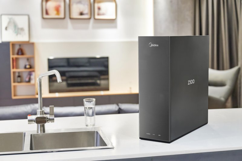 美的净水器产品怎么样？健康用水新主张，净饮热水一机享，质量佳