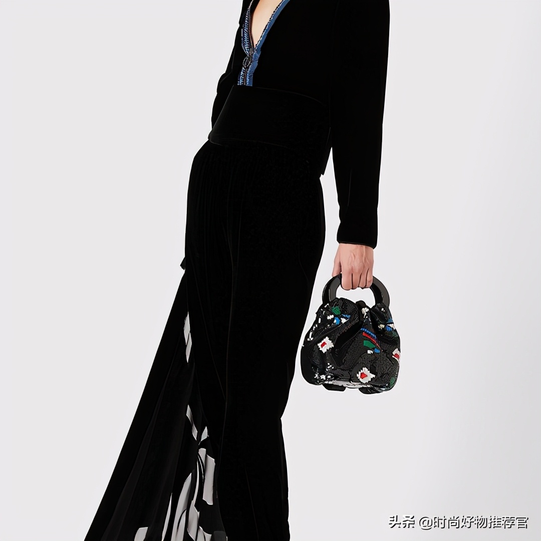 Armani新包 | 浪漫丁香紫、科幻镜面银、黑粉迷彩图案